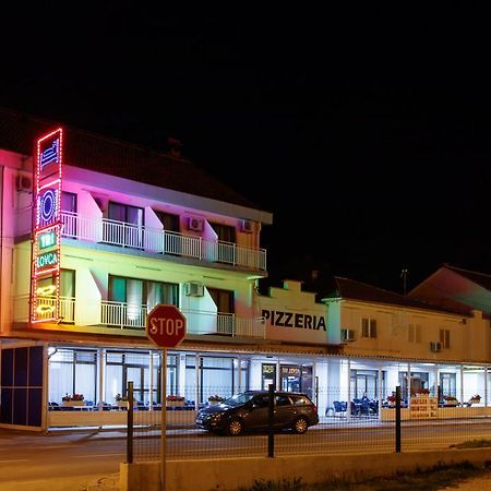קנין Motel "Tri Lovca" מראה חיצוני תמונה