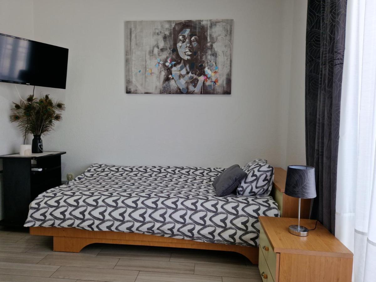 קנין Motel "Tri Lovca" מראה חיצוני תמונה