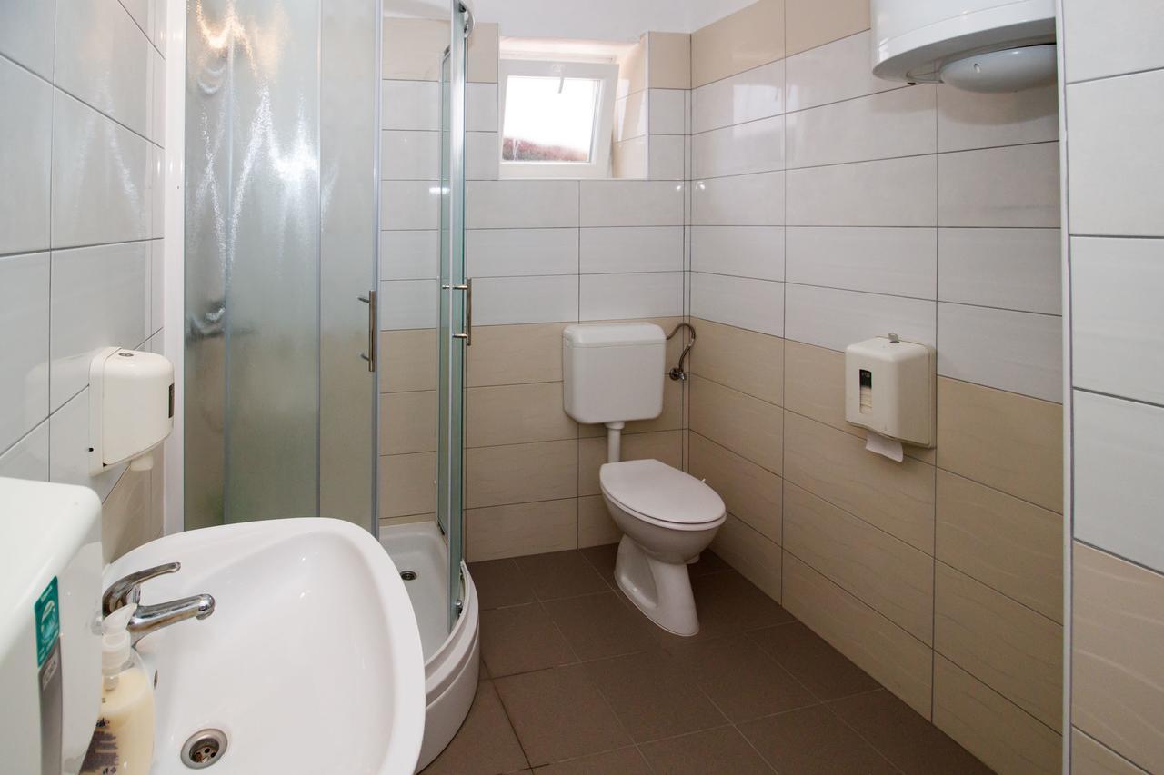 קנין Motel "Tri Lovca" מראה חיצוני תמונה